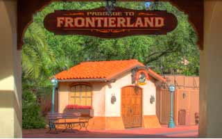 Frontierland Entrance